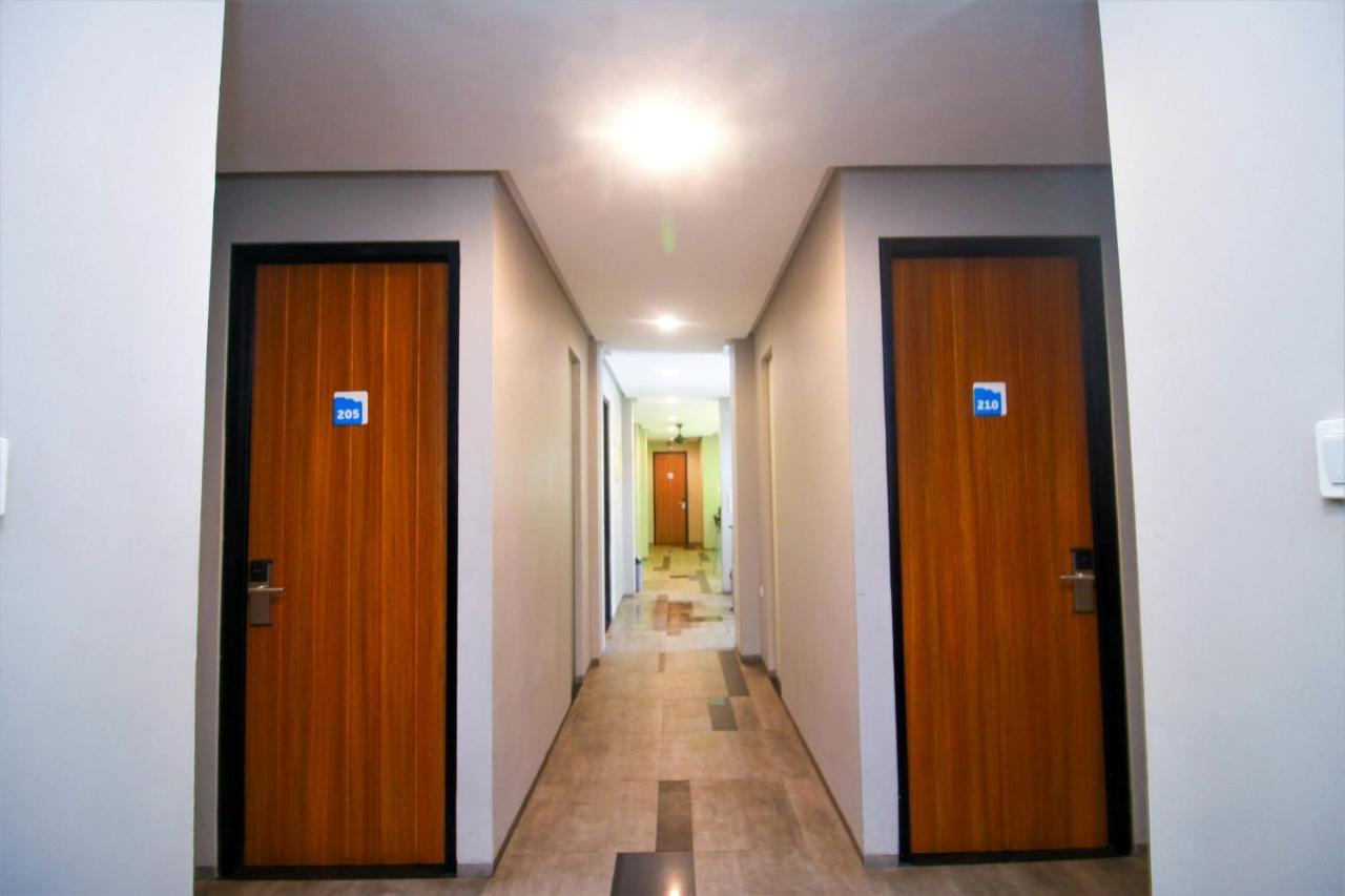 Хостел Bale Resident Джакарта Экстерьер фото